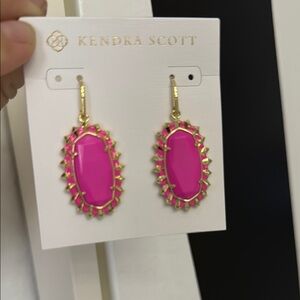 🌸NWT Kendra Scott Pink and Gold Earrings